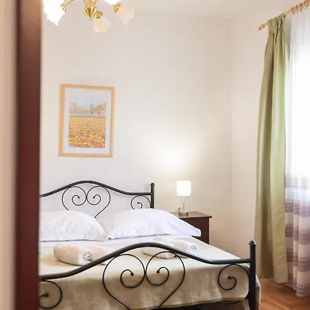3 Bedroom Apartment For 5 People Zadar Exterior photo