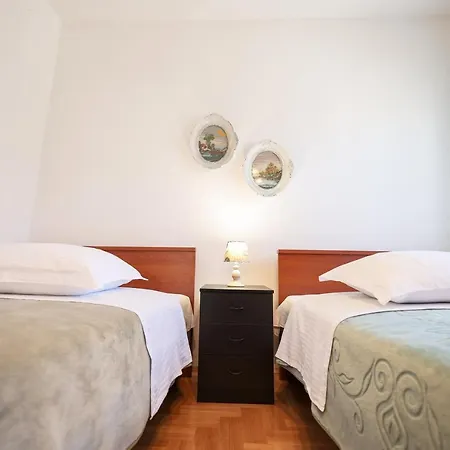 3 Bedroom Apartment For 5 People Zadar Exterior photo