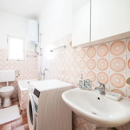 3 Bedroom Apartment For 5 People Zadar Exterior photo