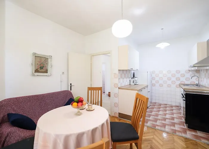 3 Bedroom Apartment For 5 People