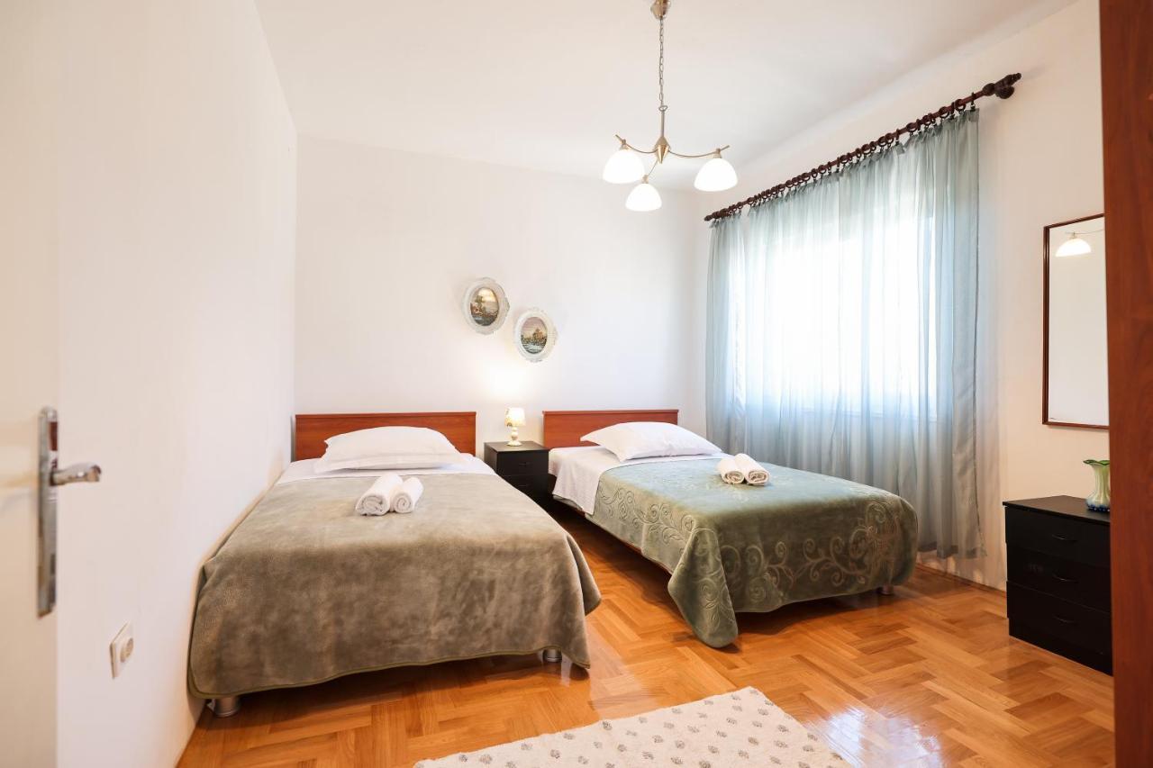 Apartment 3 Bedroom For 5 People Zadar