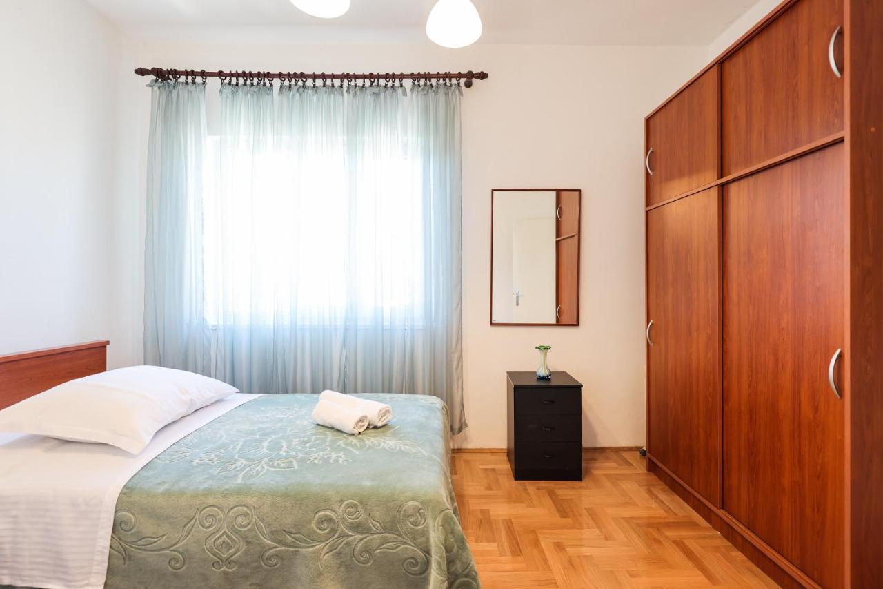 3 Bedroom For 5 People *