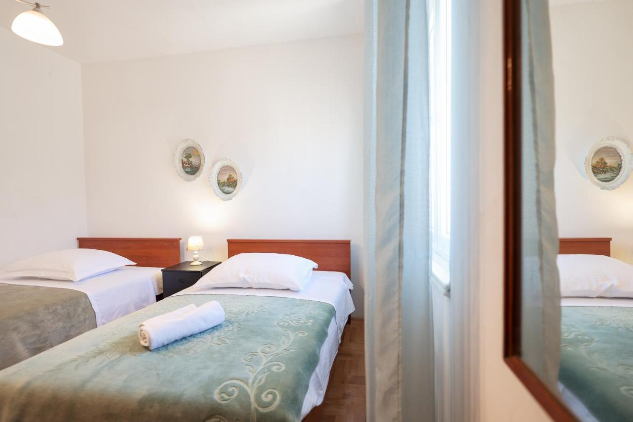 Apartment 3 Bedroom For 5 People Zadar